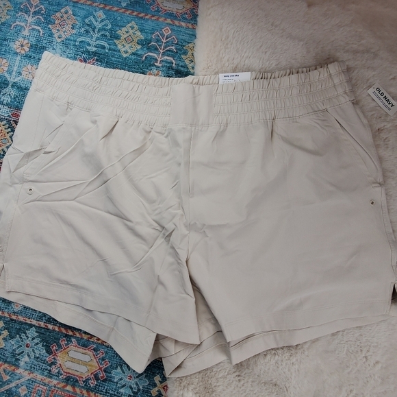 Old Navy High-Waisted StretchTech Shorts Wish Bone 3X - Picture 4 of 10